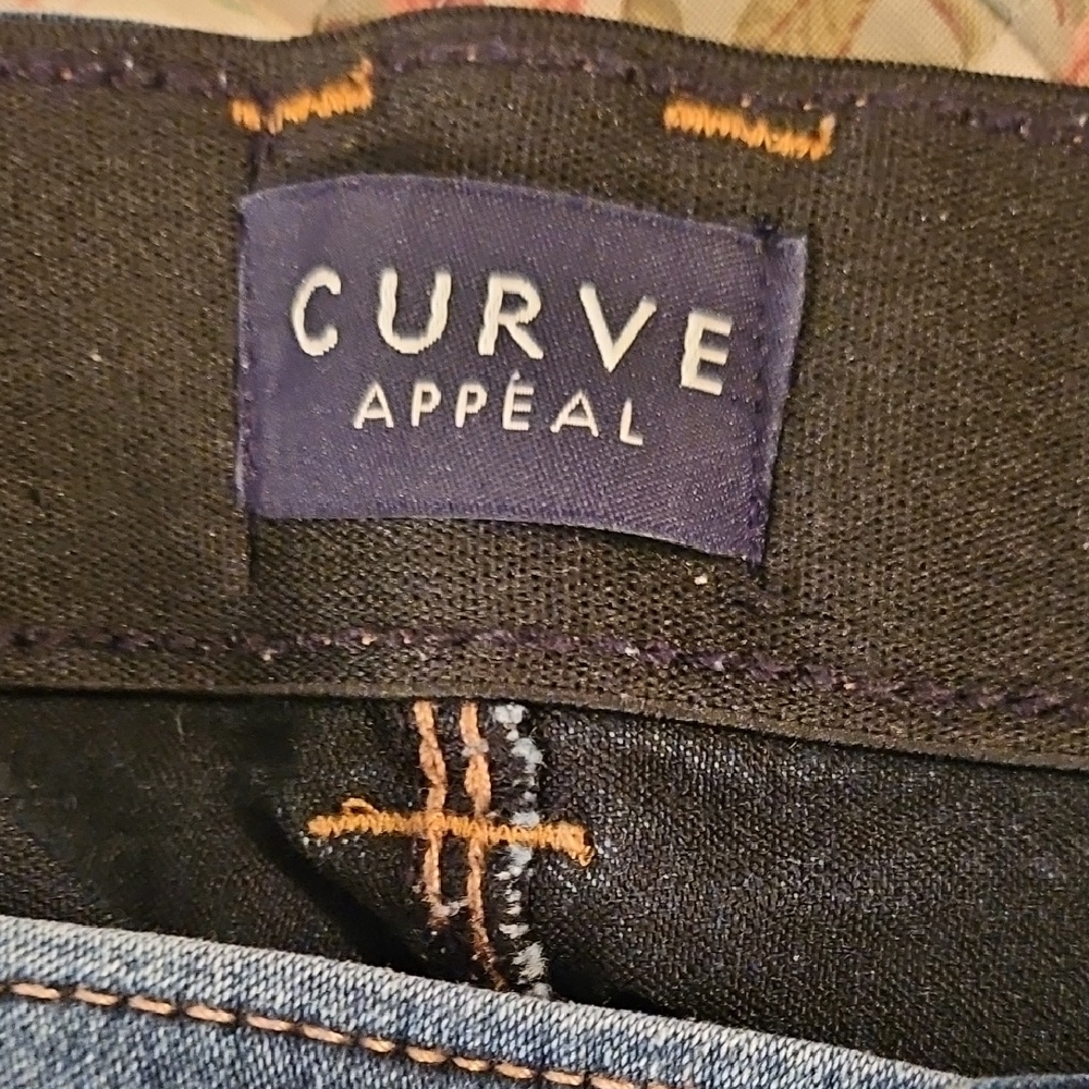 Curve Appeal High Rise Skinny w/ Comfort Waist - Size 10/30 - Picture 7 of 9